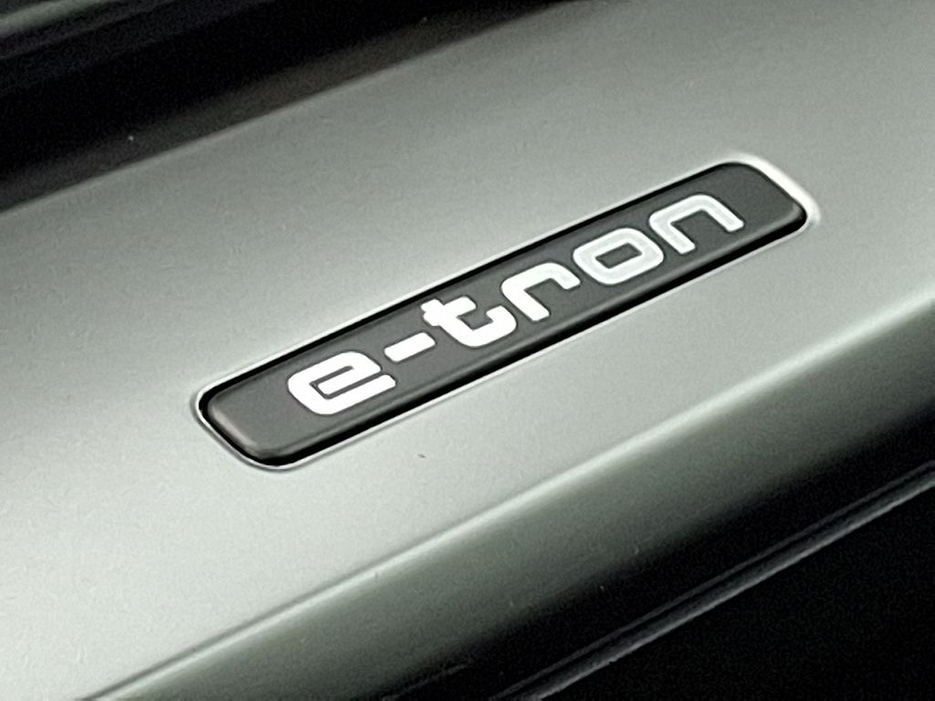 Thumbnail: 2023 Audi Q4 e-tron - 25