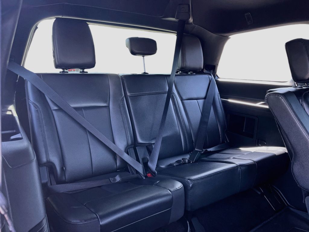 Used 2021 Black Ford XLT image 26