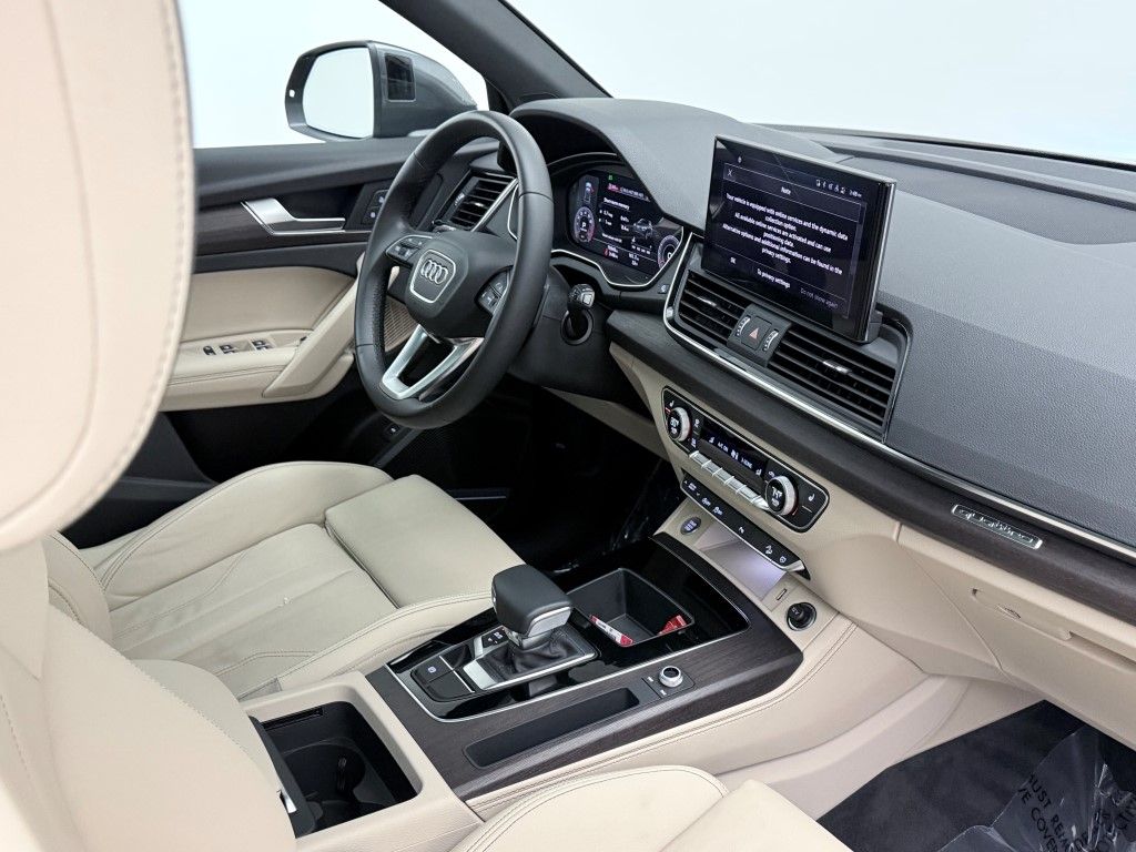 Thumbnail: 2022 Audi Q5 - 18