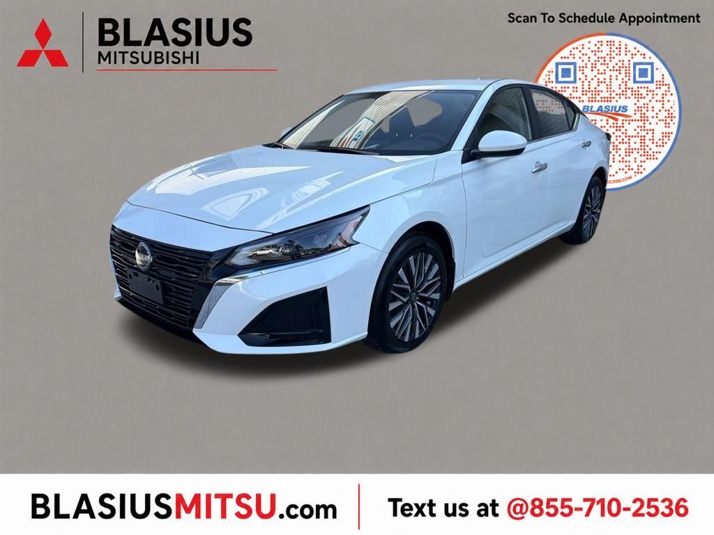 Pearl White Tricoat 2023 Nissan Altima Sedan All-Wheel Drive Continuously Variable Transmission