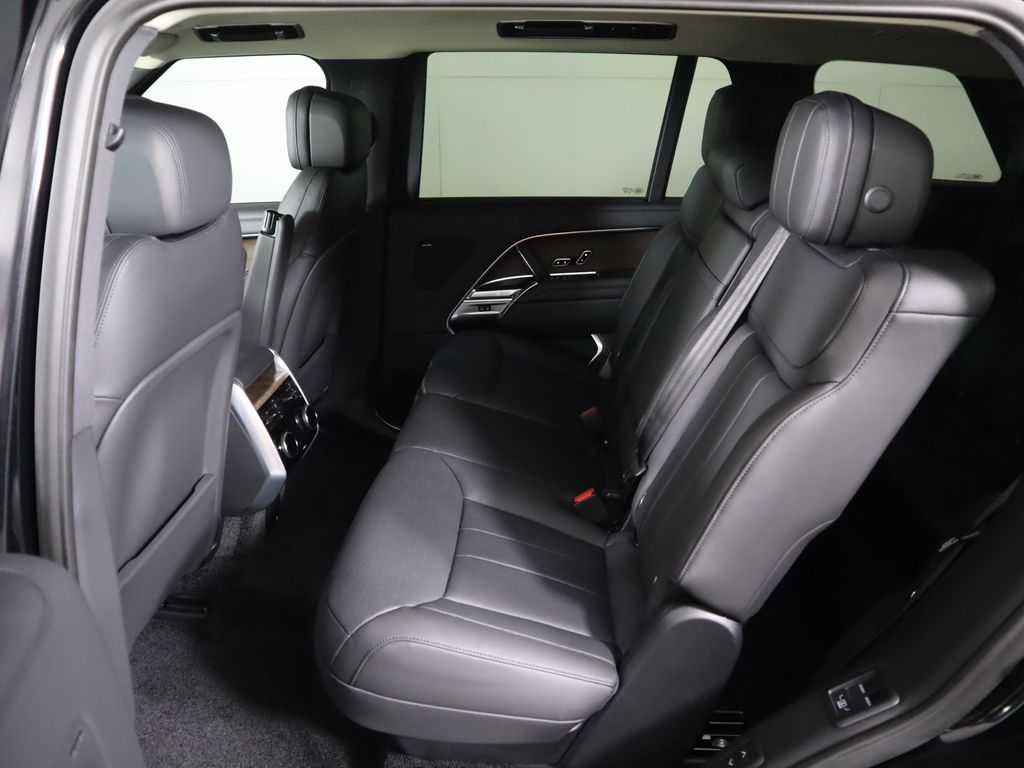 Thumbnail: 2025 Land Rover Range Rover - 22