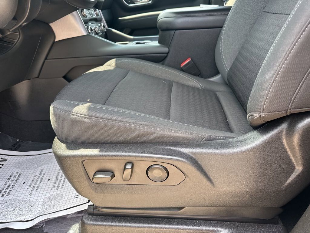 2022 Onyx Black GMC Yukon XL SLE 4X4 SUV