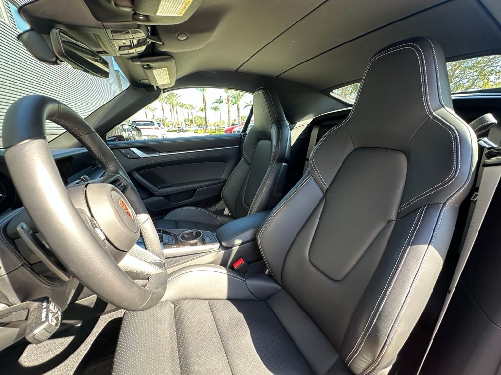 Thumbnail: 2025 Porsche 911 - 5