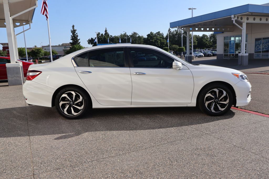 2017 Honda Accord EX 4