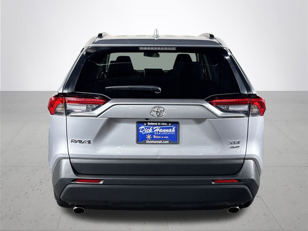 2022 Toyota RAV4 XLE