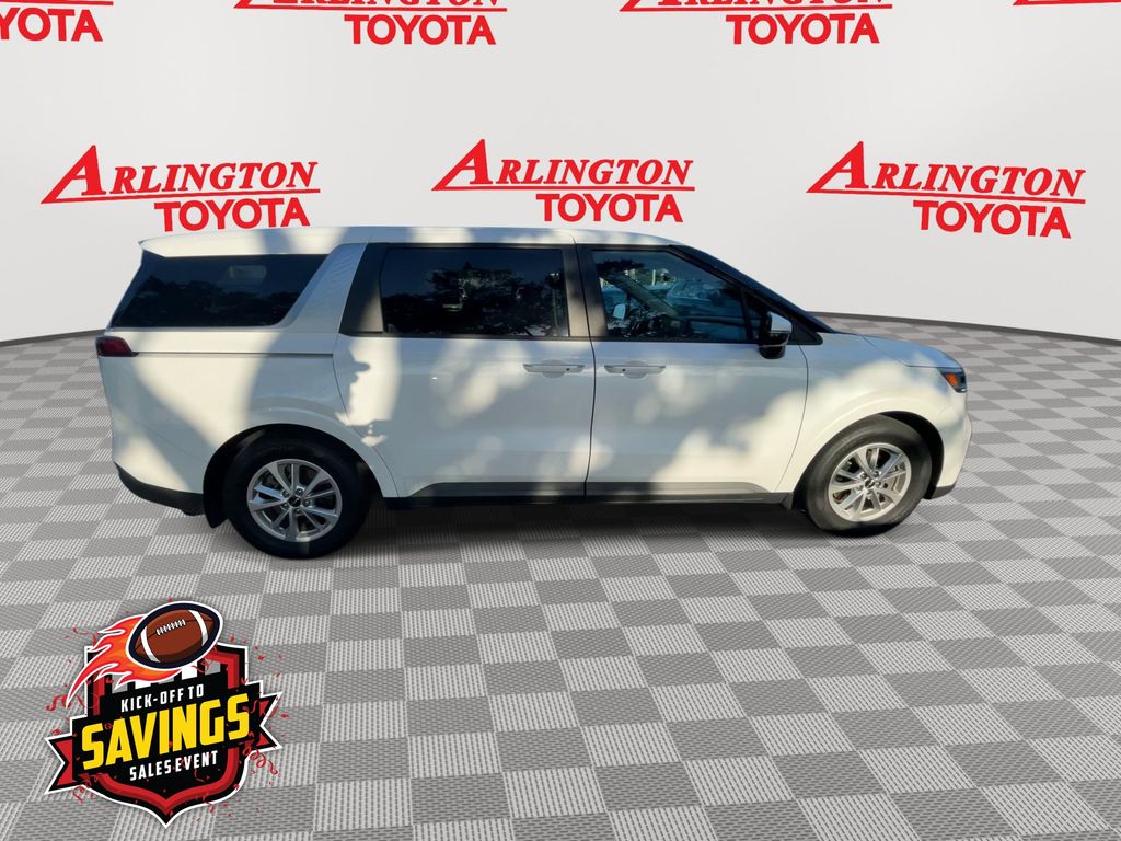 Used 2022 Kia Carnival Van