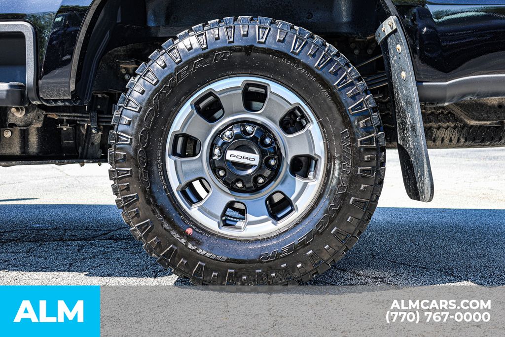 Used 2025 Black Ford Platinum image 17