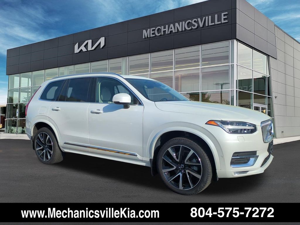 White 2024 Volvo XC90 B6 Plus Bright Theme 6-Passenger AWD SUV / Crossover All-Wheel Drive Automatic
