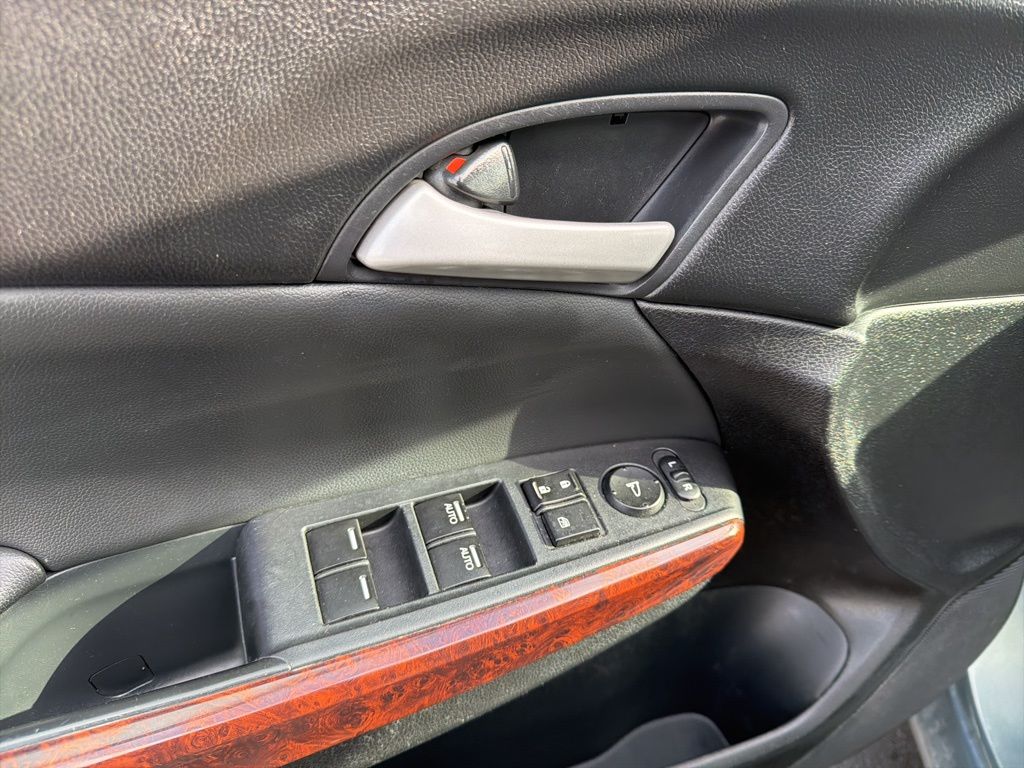 Thumbnail: 2012 Honda Crosstour - 27