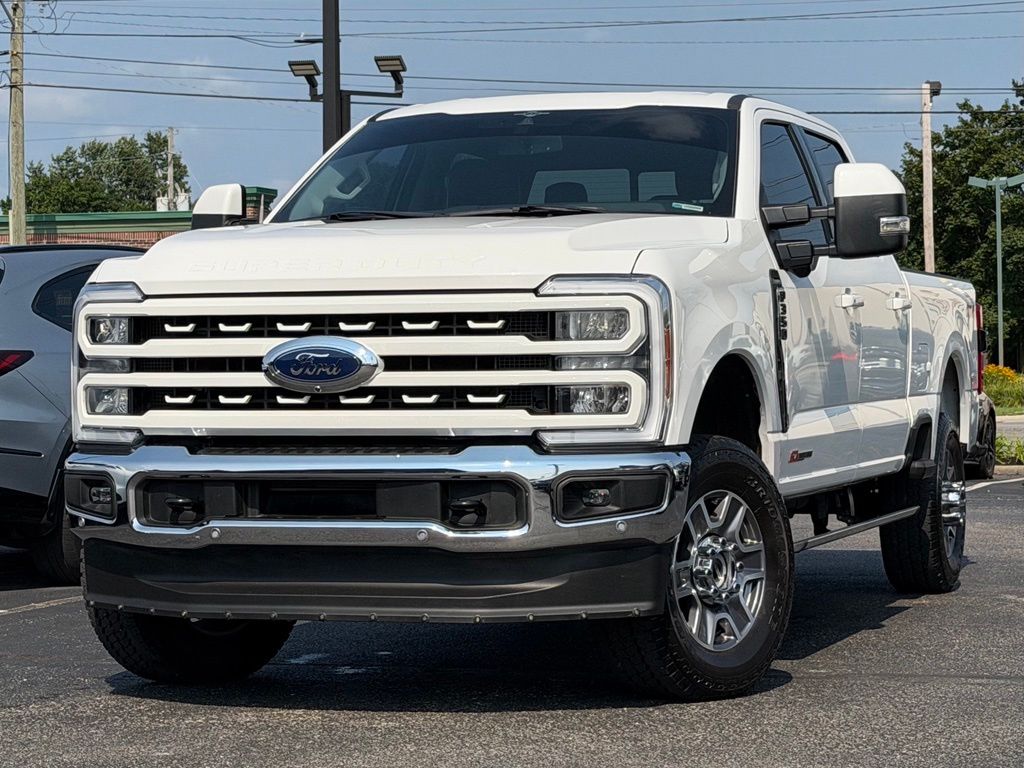 White Metallic 2023 Ford F-350 Super Duty Pickup Truck Four-Wheel Drive Automatic