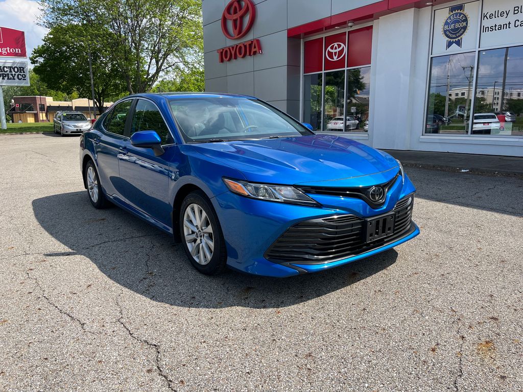 2019 Toyota Camry LE photo
