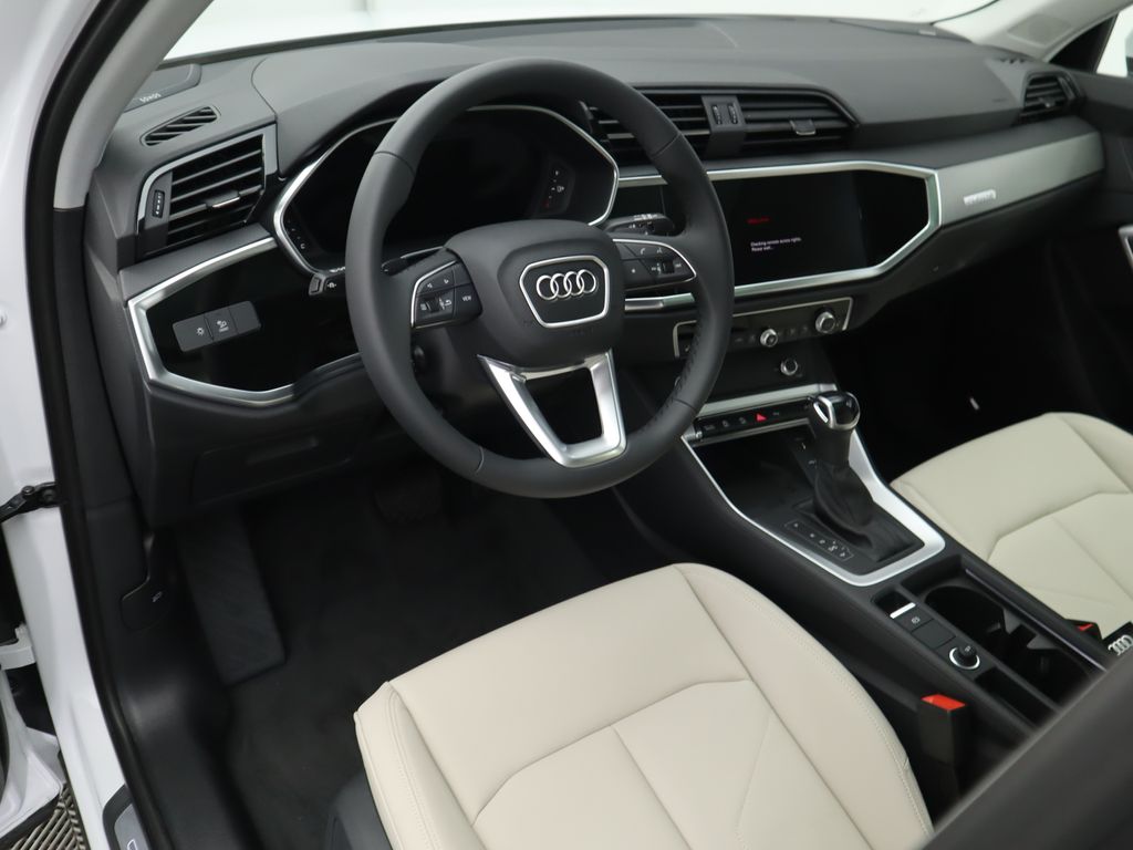 2025 Audi Q3  11