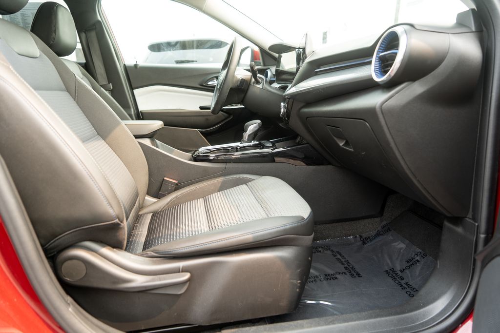 2024 Crimson Metallic Chevrolet Trax LT FWD SUV