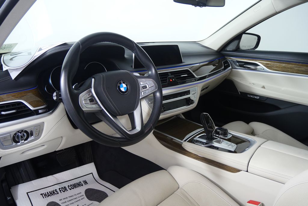 Thumbnail: 2018 BMW 7 Series - 13