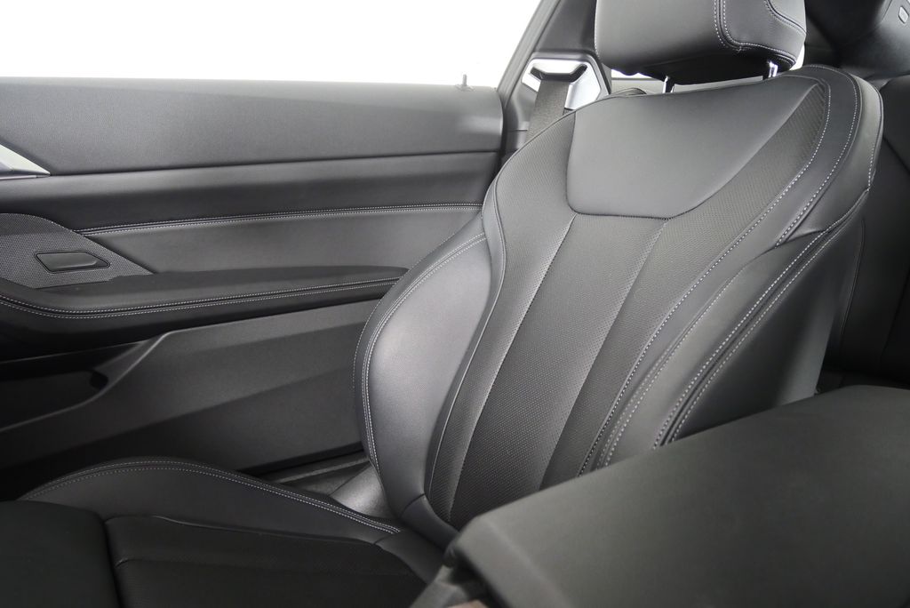 Thumbnail: 2025 BMW 4 Series - 25