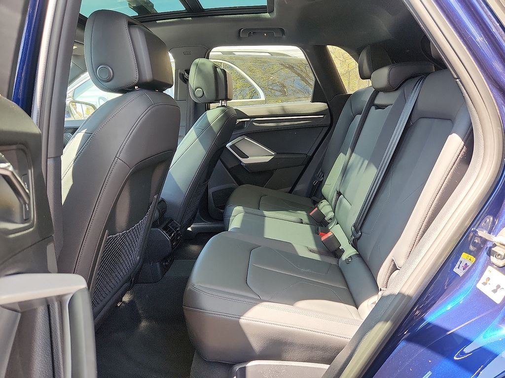 Thumbnail: 2022 Audi Q3 - 8