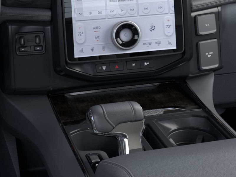 2025 Ford F-150 Lightning Flash - Photo 18