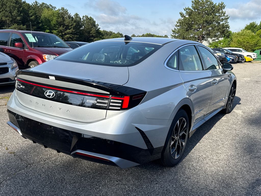 2025 Hyundai Sonata SEL photo 4