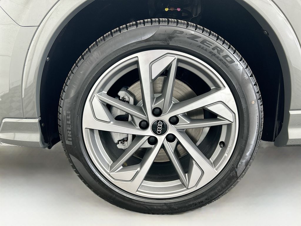 Thumbnail: 2025 Audi Q3 - 28