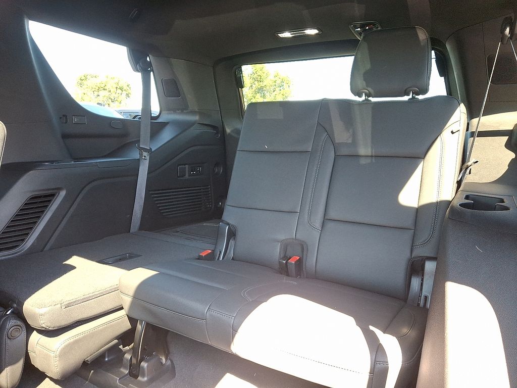 Thumbnail: 2023 Chevrolet Tahoe - 10