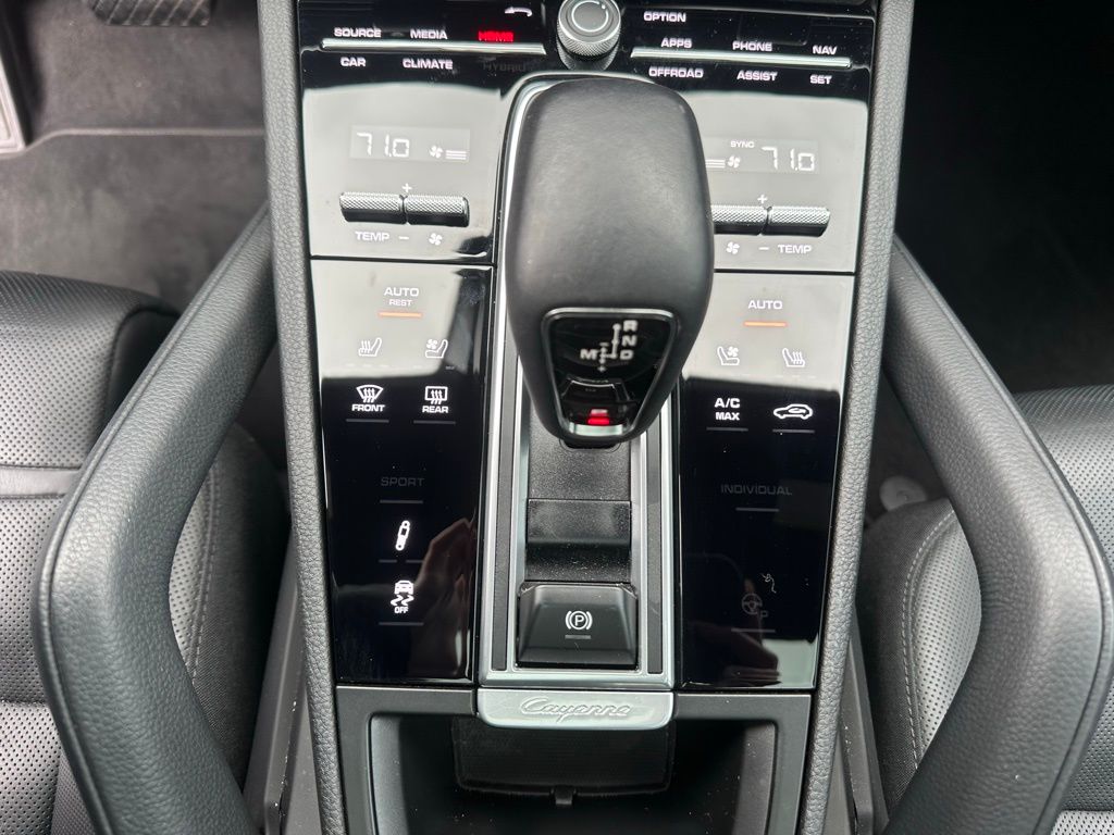 Thumbnail: 2023 Porsche  - 26