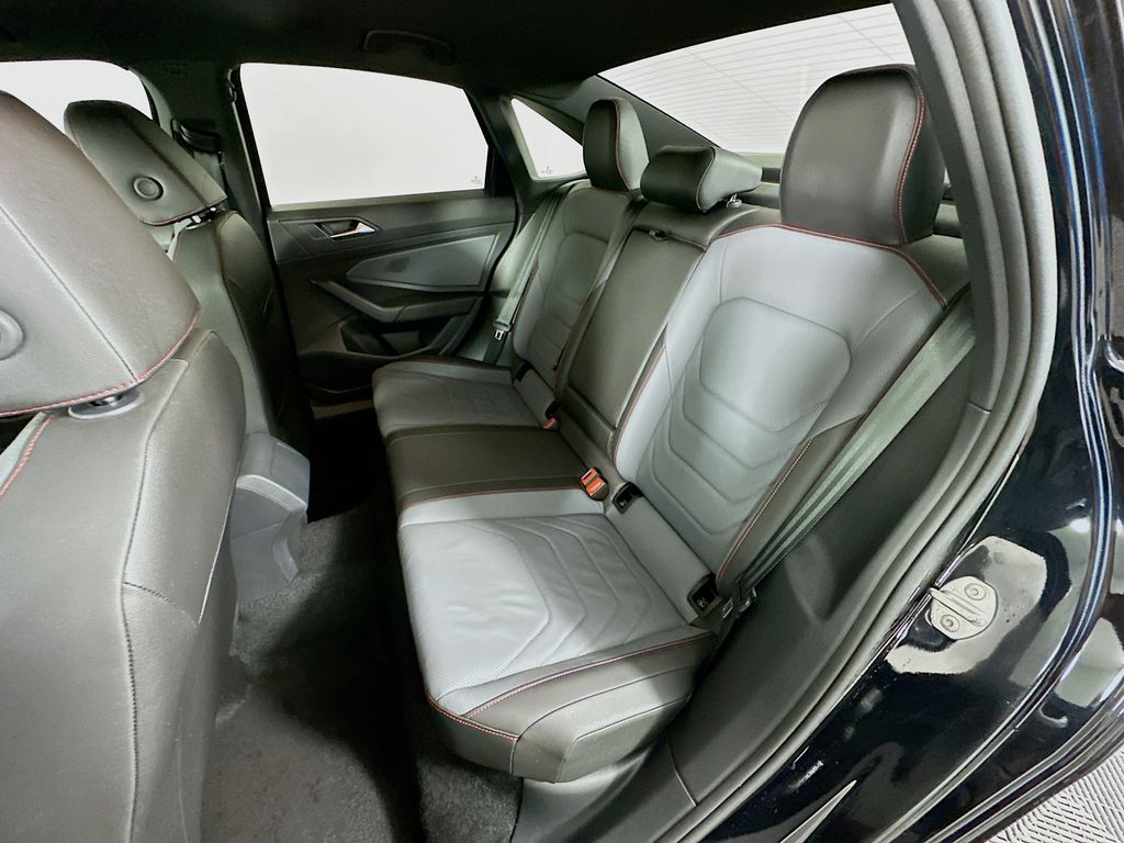 Thumbnail: 2025 Volkswagen Jetta - 24