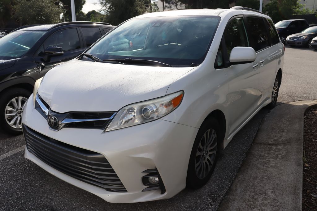 Thumbnail: 2020 Toyota Sienna - 2