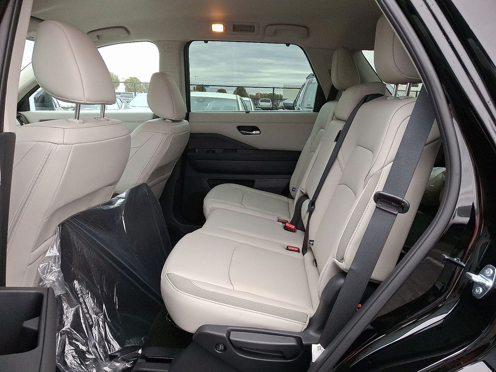 Thumbnail: 2025 Nissan Pathfinder - 6