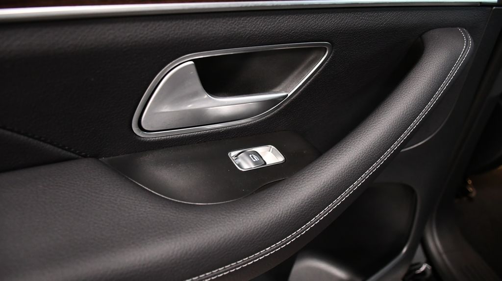 Thumbnail: 2025 Mercedes-Benz GLE - 21