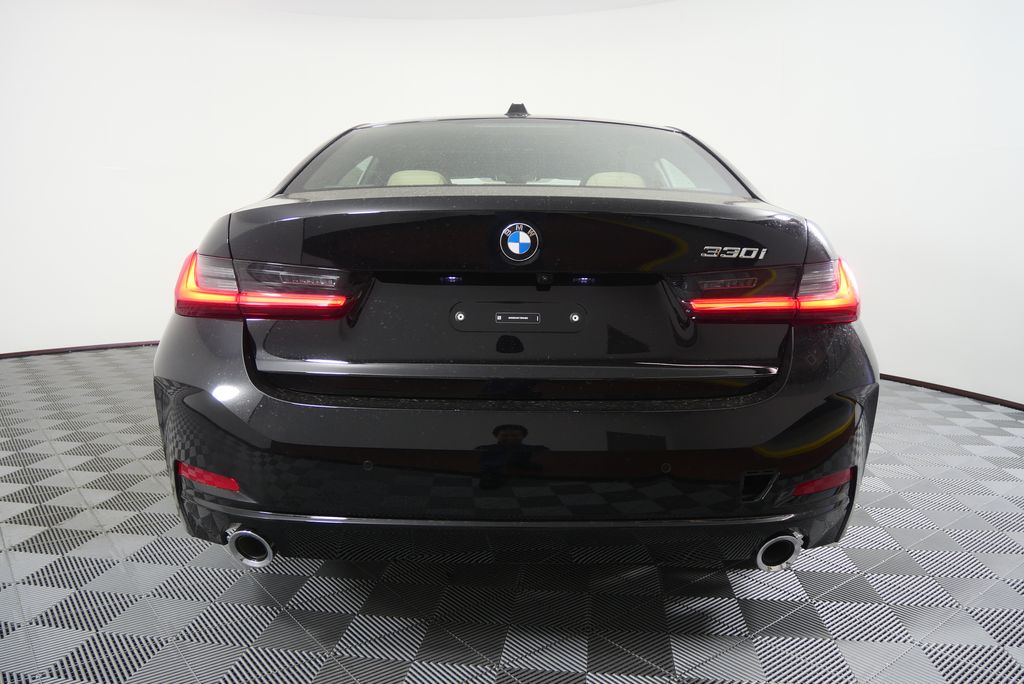 Thumbnail: 2026 BMW 3 Series - 4