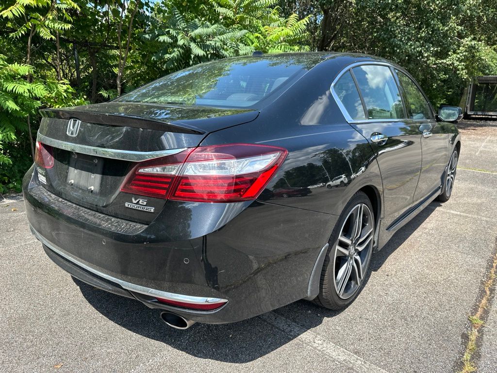 Used 2017 Black Honda Touring image 3