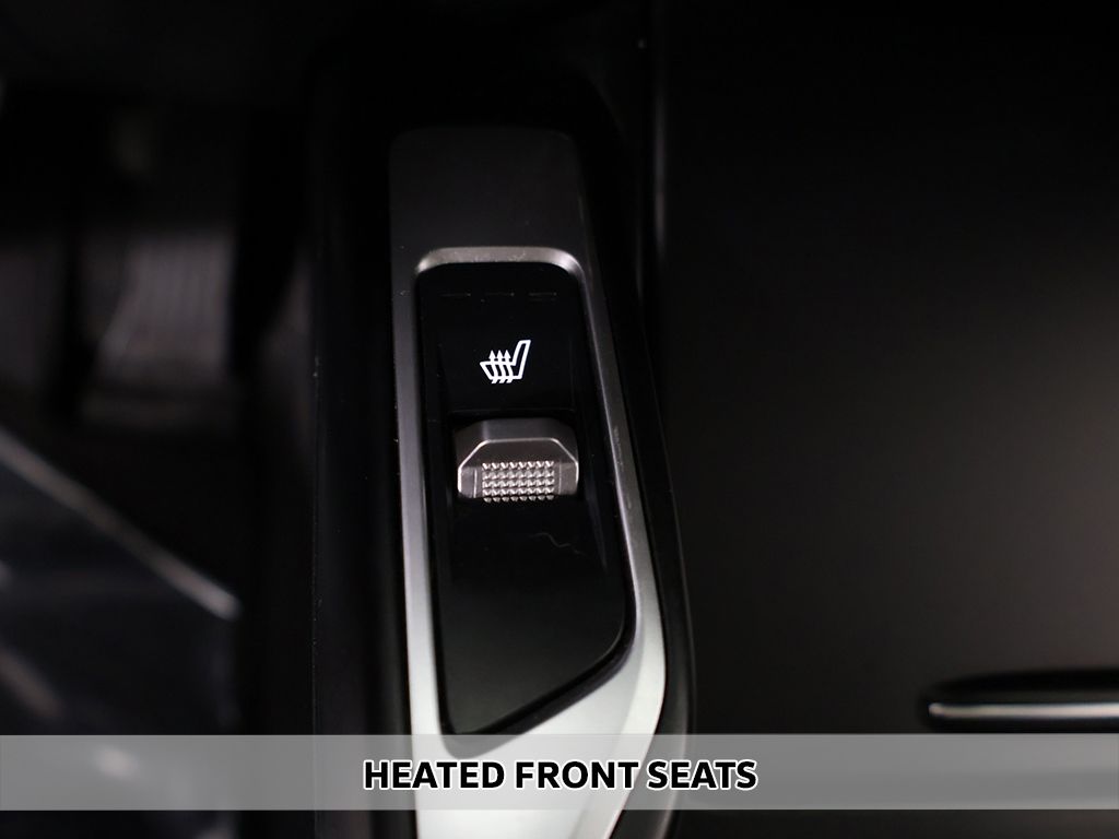 Used 2022 White Kia EX image 8