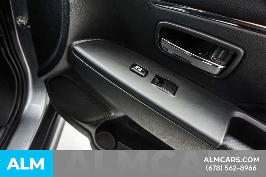Used 2024 Gray Mitsubishi 2.0 ES image 17