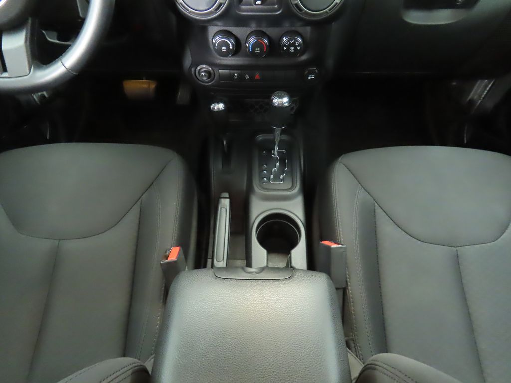 2015 Jeep Wrangler Unlimited Sport 15