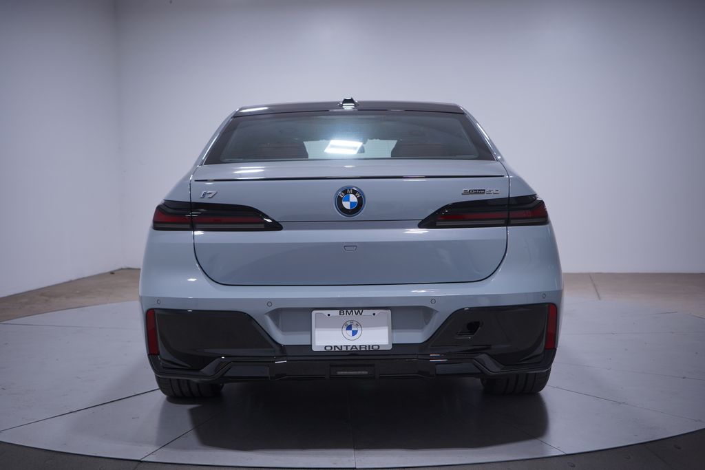 Thumbnail: 2026 BMW i7 - 5