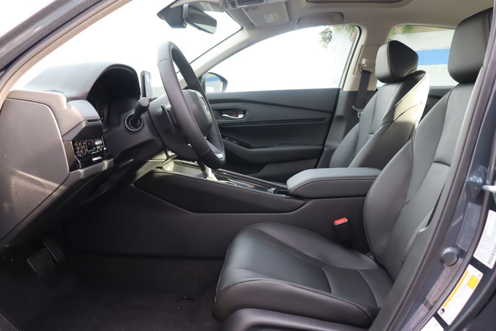 2025 Honda Accord Touring 29
