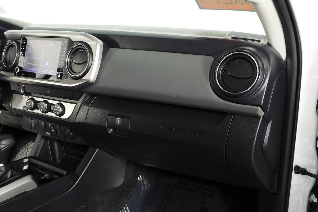 2021 Toyota Tacoma SR5 14