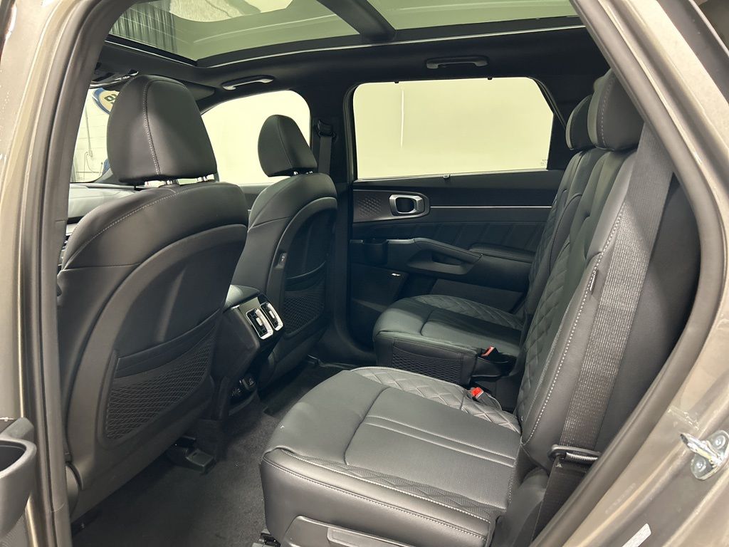 new 2026 Kia Sorento Hybrid car, priced at $44,545