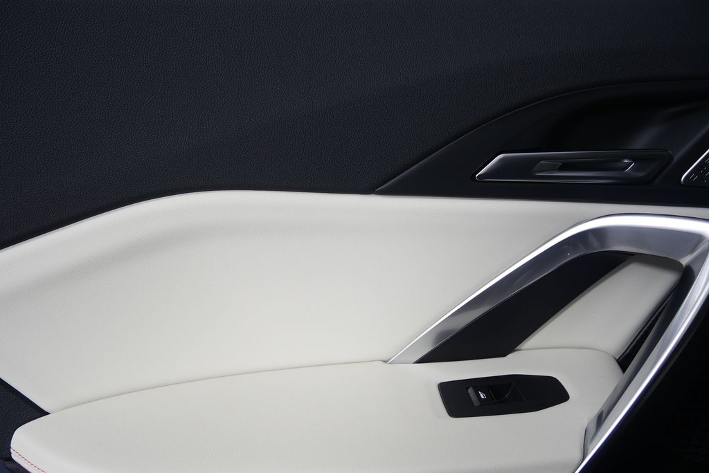 Thumbnail: 2025 BMW X2 - 14