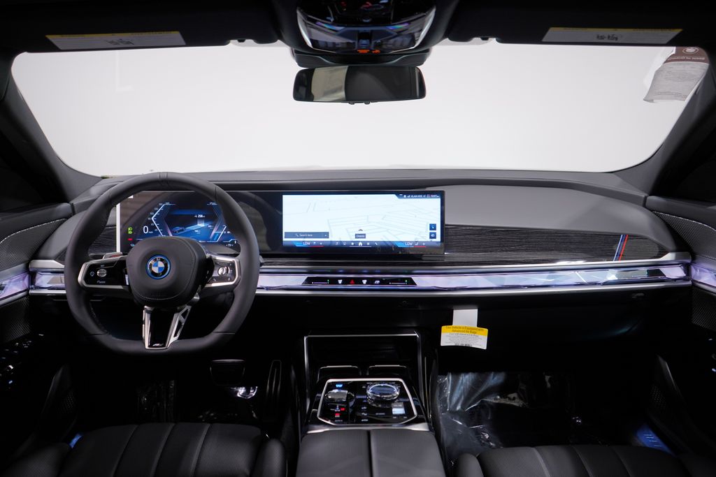 Thumbnail: 2025 BMW i7 - 10