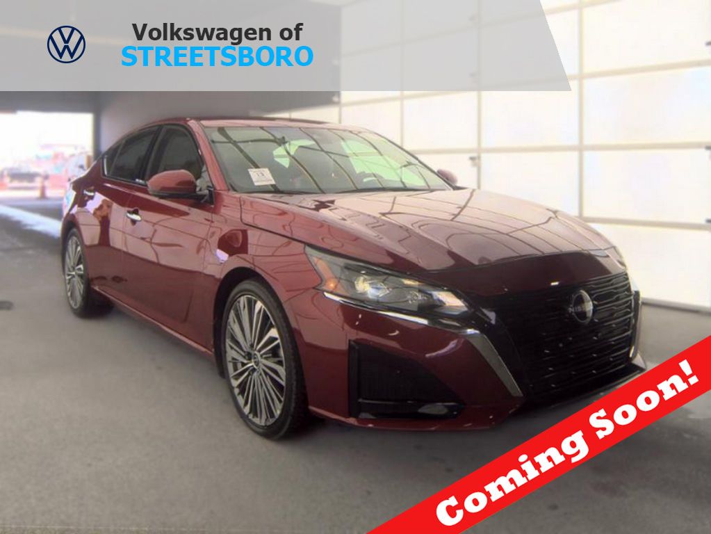 Red (Scarlet Ember Tintcoat) 2023 Nissan Altima Sedan Front-Wheel Drive Continuously Variable Transmission