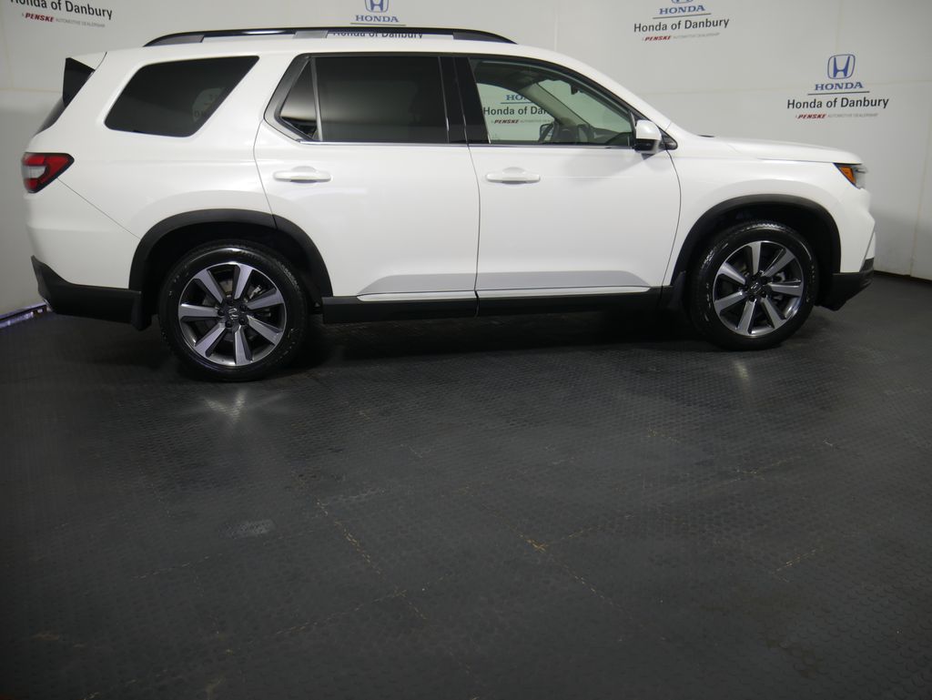 Thumbnail: 2023 Honda Pilot - 3
