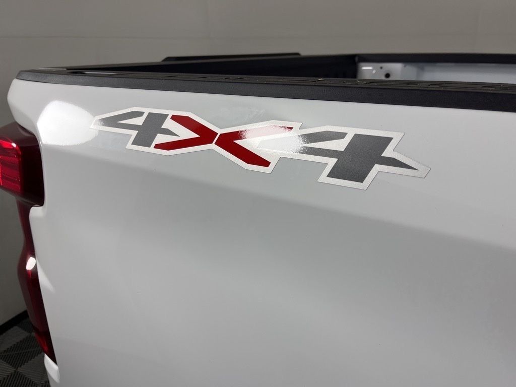 Thumbnail: 2026 Chevrolet Silverado 1500 - 15