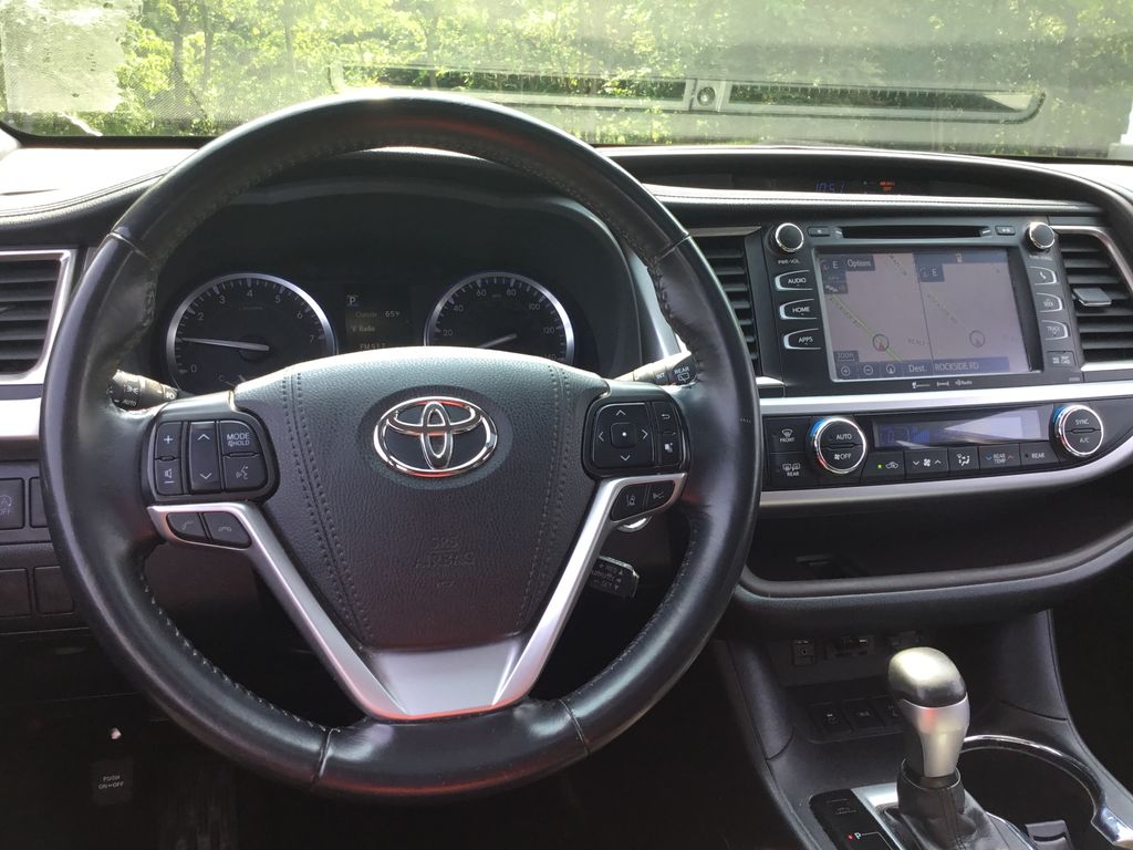 2019 Toyota Highlander XLE 10