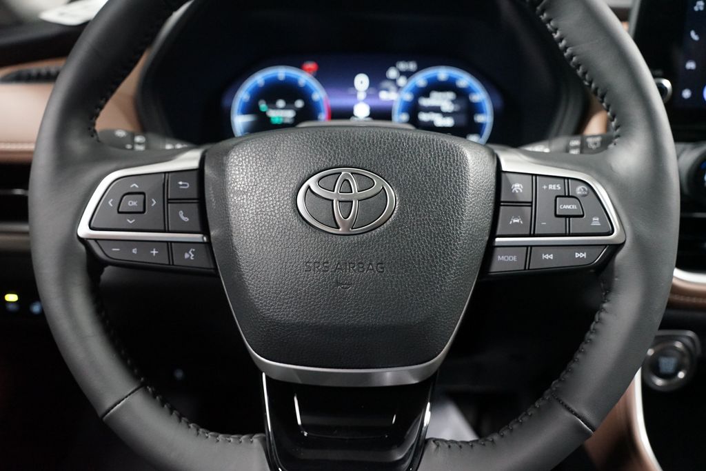 Thumbnail: 2025 Toyota Grand Highlander - 12