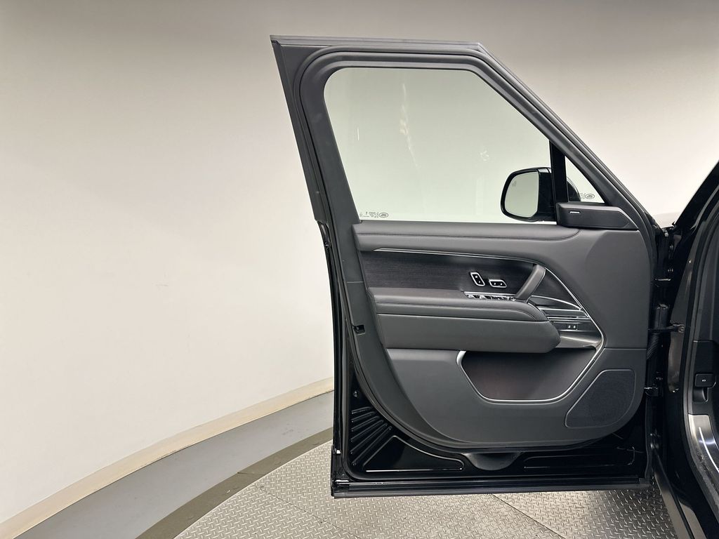 Thumbnail: 2026 Land Rover Range Rover - 17