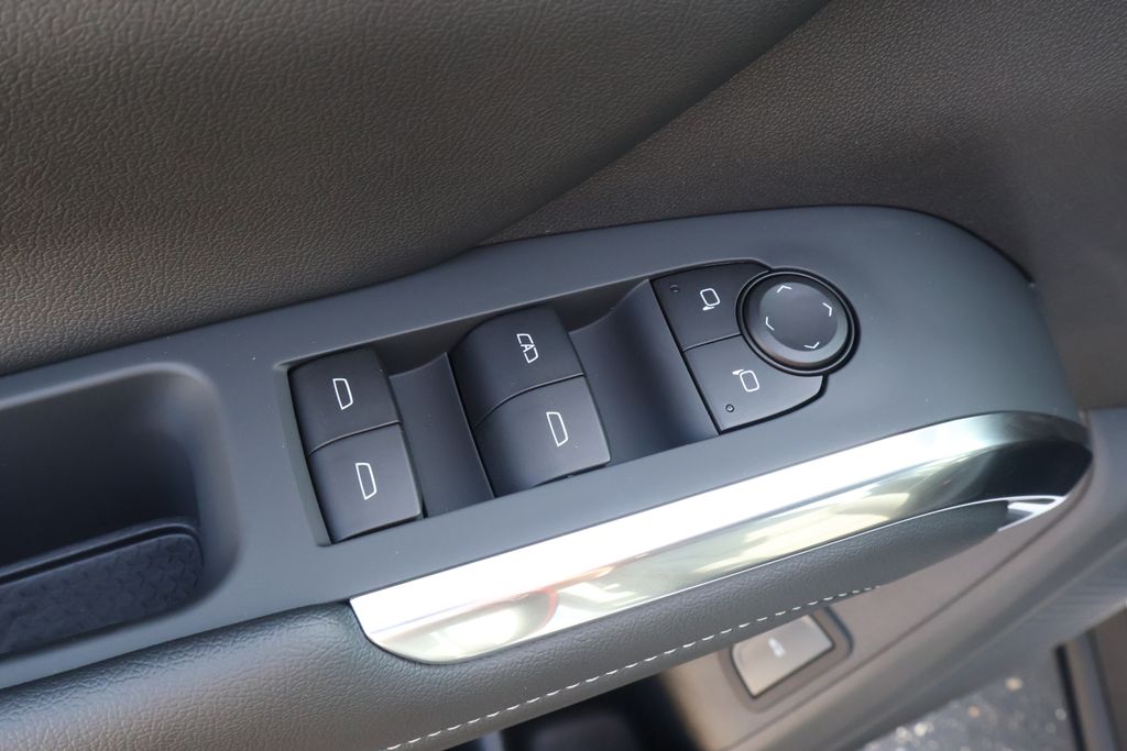 Thumbnail: 2026 Chevrolet Traverse - 17