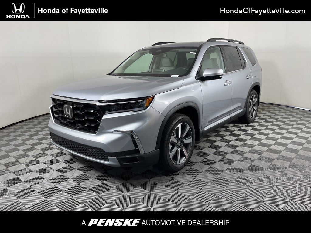 2025 Honda Pilot Touring -
                Fayetteville, AR