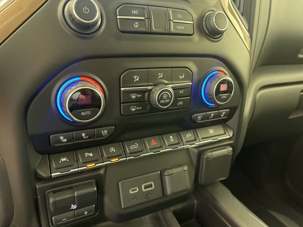 Thumbnail: 2020 Chevrolet Silverado 1500 - 26