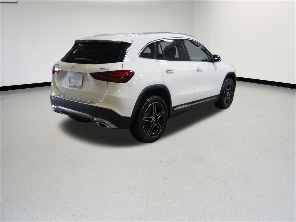 Thumbnail: 2026 Mercedes-Benz GLA - 5